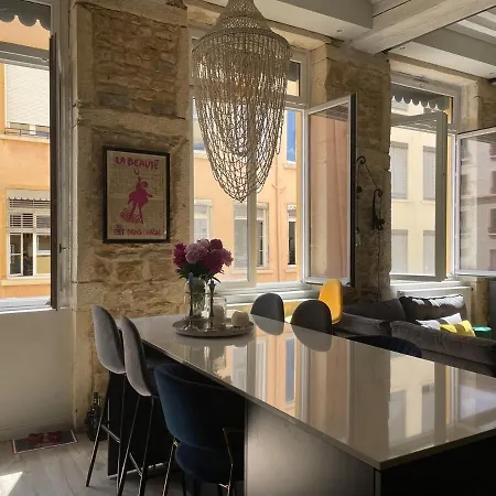 Апартаменты Lyon-croix Rousse *